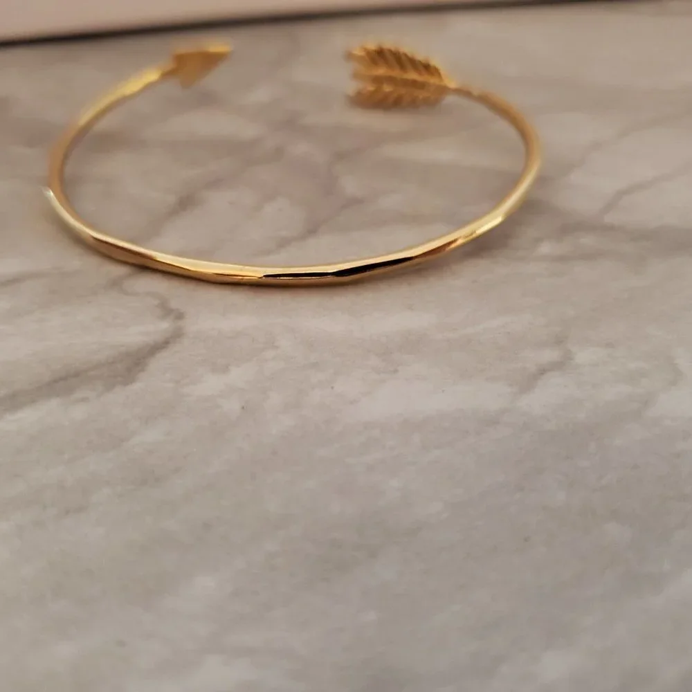 🏹 Stella and Dot Dainty Minimalist Gilded Arrow Cuff Bangle Bracelet 🏹 - Picture 5 of 9